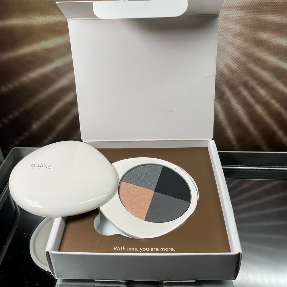 lilah b. ~ Palette Perfection Eyeshadow Quad ~ b. Fabulous ~ BNIB